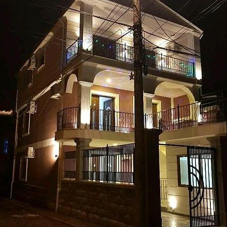 Vila Leo Lux Корча Екстериор снимка