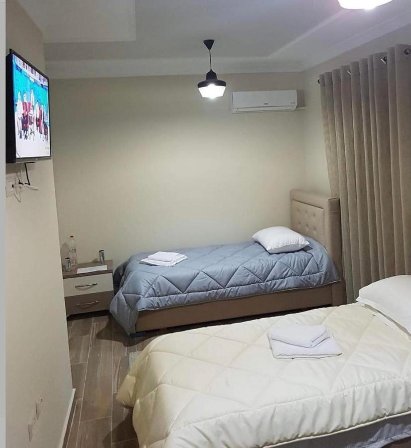 Vila Leo Lux Корча Екстериор снимка