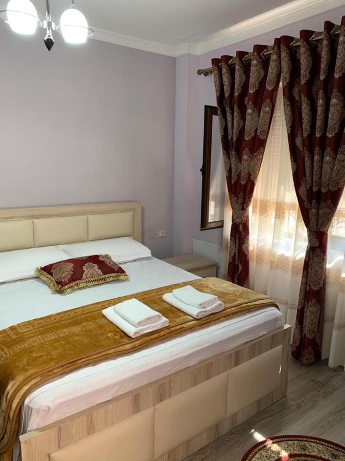 Vila Leo Lux Корча Екстериор снимка