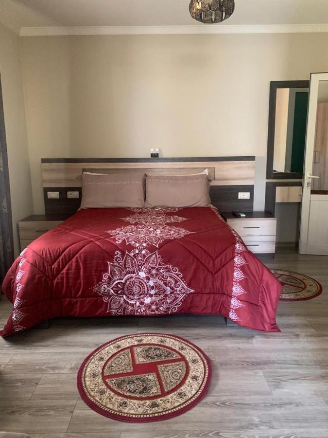 Vila Leo Lux Корча Екстериор снимка