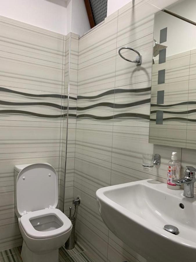 Vila Leo Lux Корча Екстериор снимка