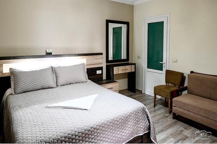 Vila Leo Lux Корча Екстериор снимка