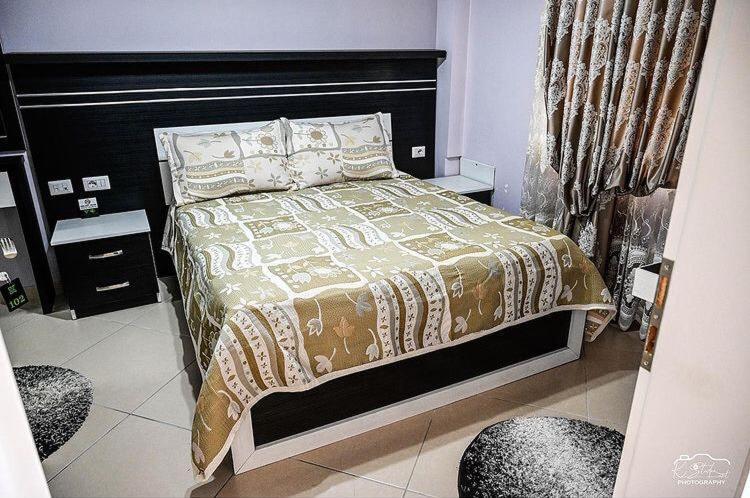 Vila Leo Lux Корча Екстериор снимка