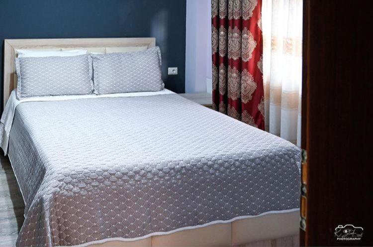 Vila Leo Lux Корча Екстериор снимка