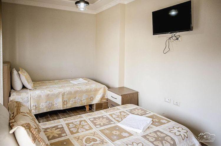 Vila Leo Lux Корча Екстериор снимка