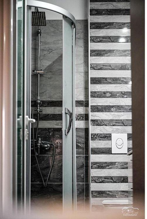 Vila Leo Lux Корча Екстериор снимка